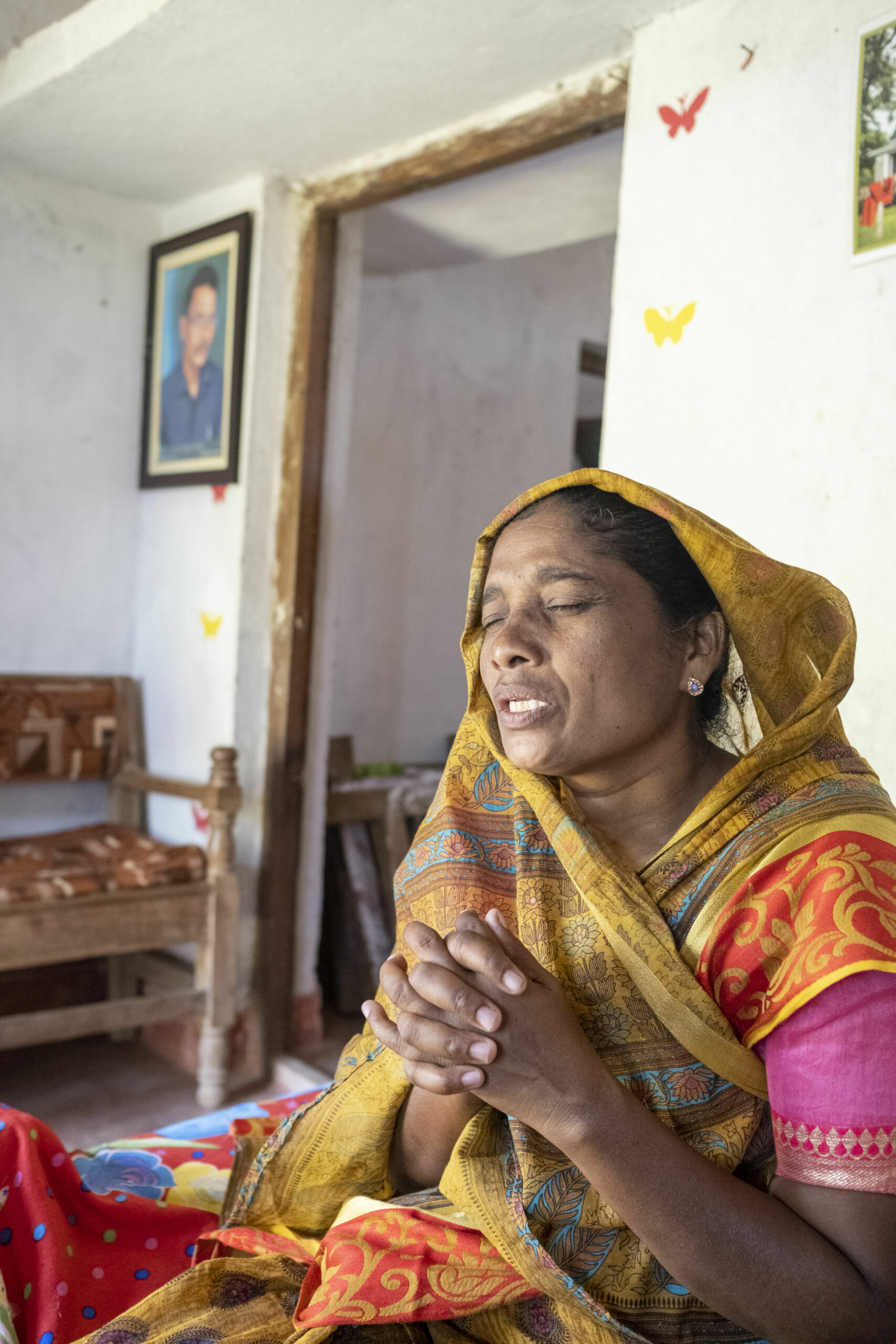 Indian window praying